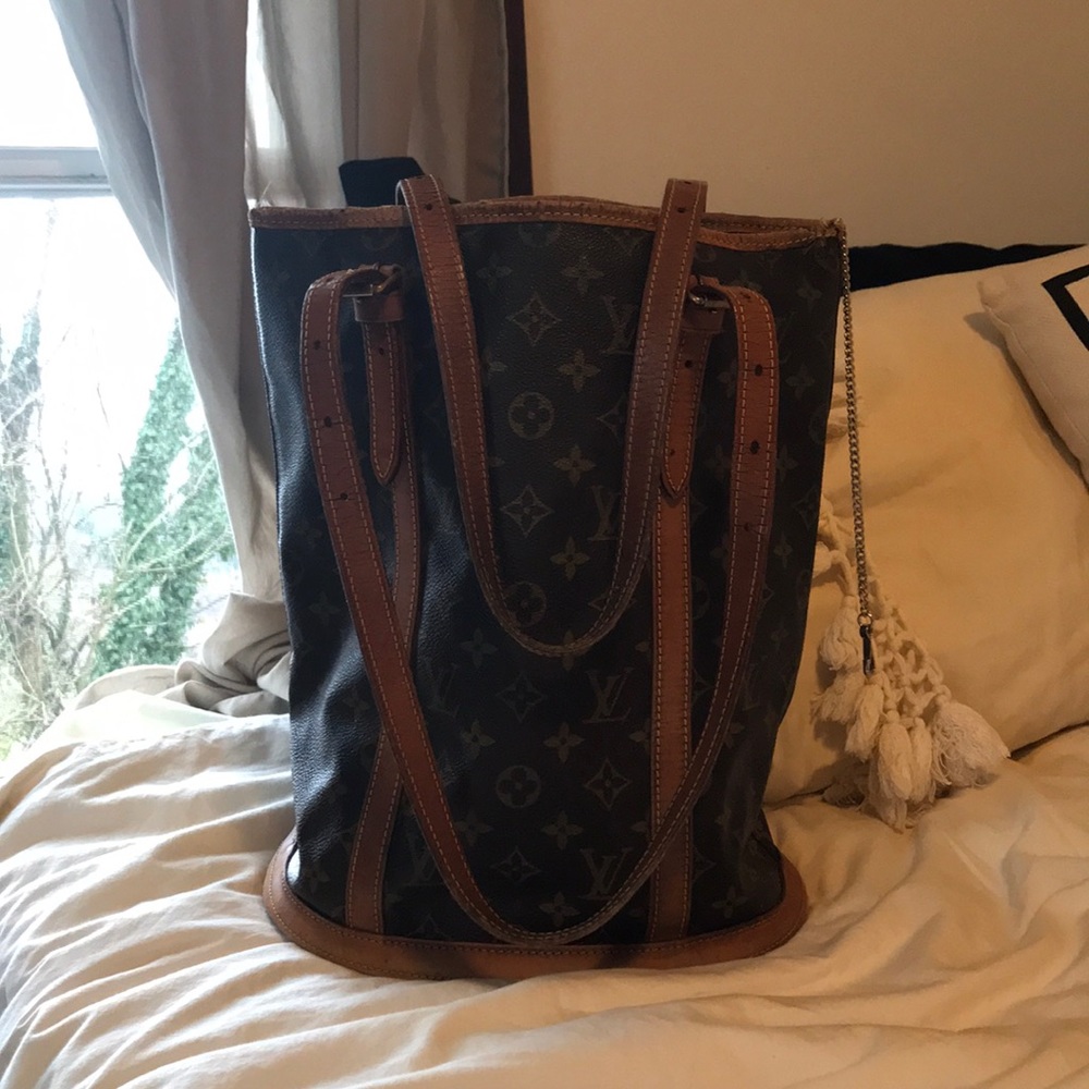 Vintage Louis Vuitton bucket bag